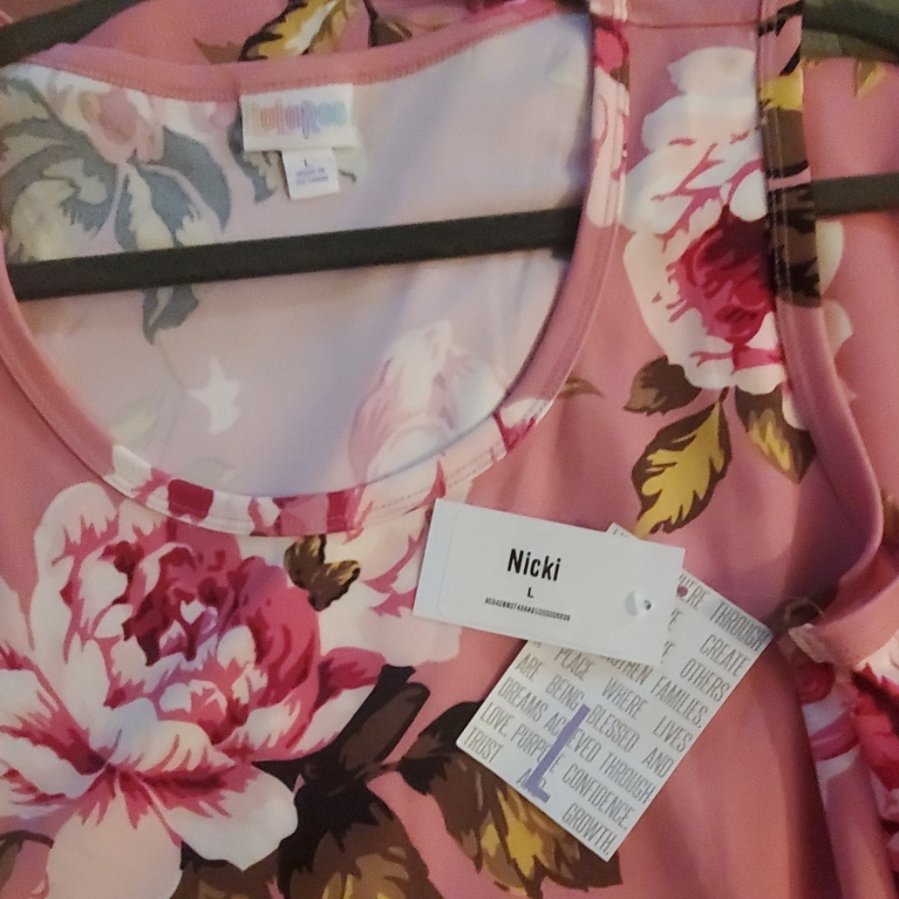 Large Pink Floral Nicki